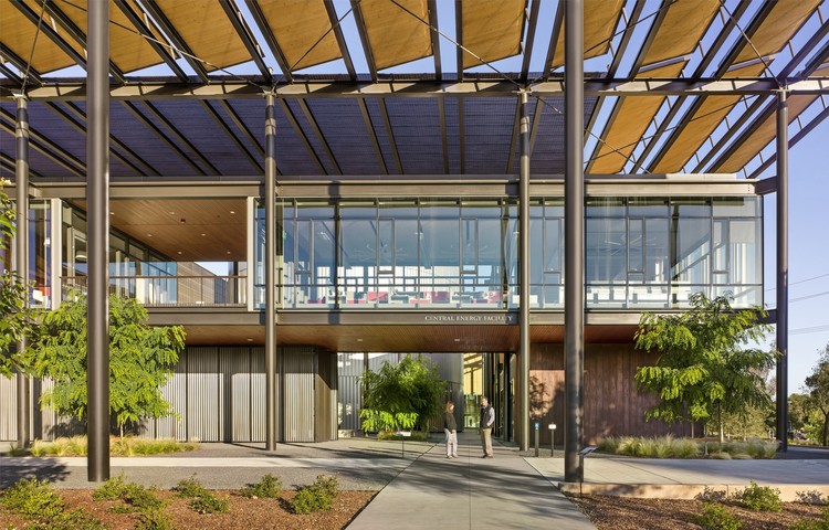 Solar installation featured on Deep Energy's Auckland office project